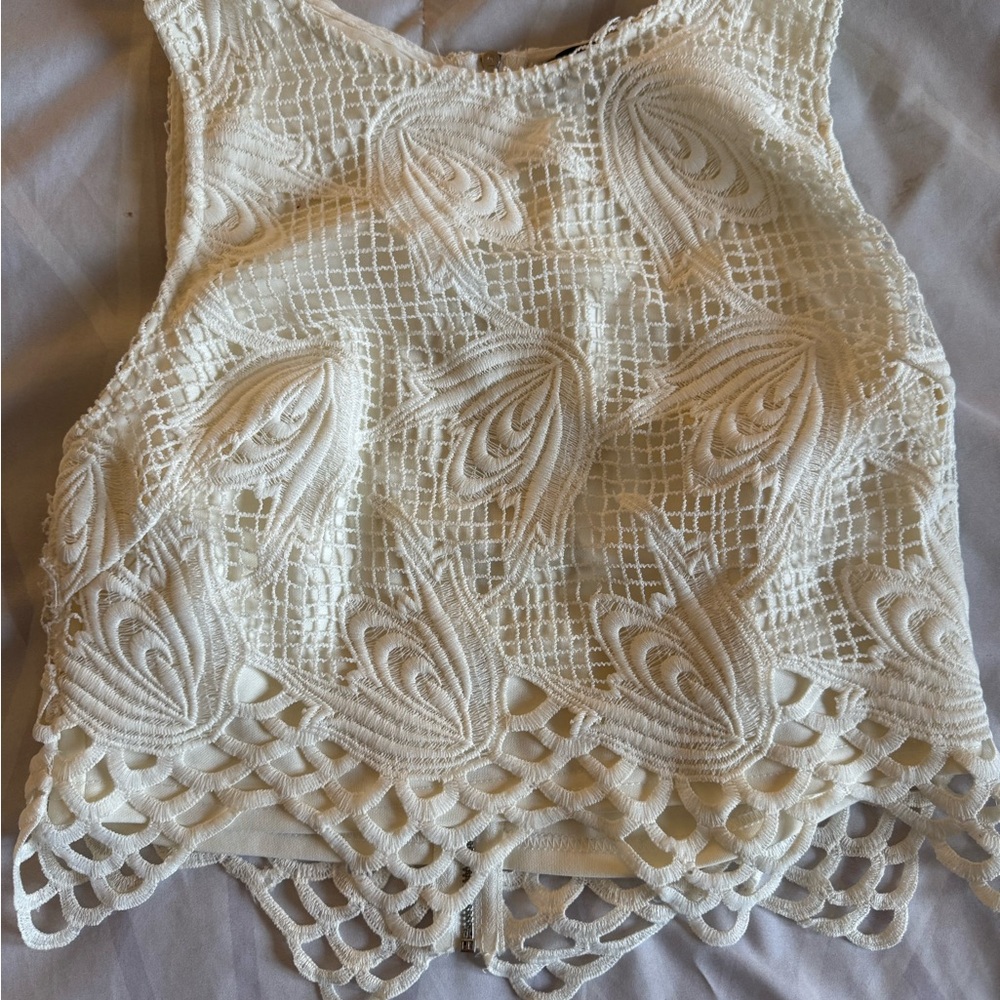ASTR the label Ivory Lace Crop Top